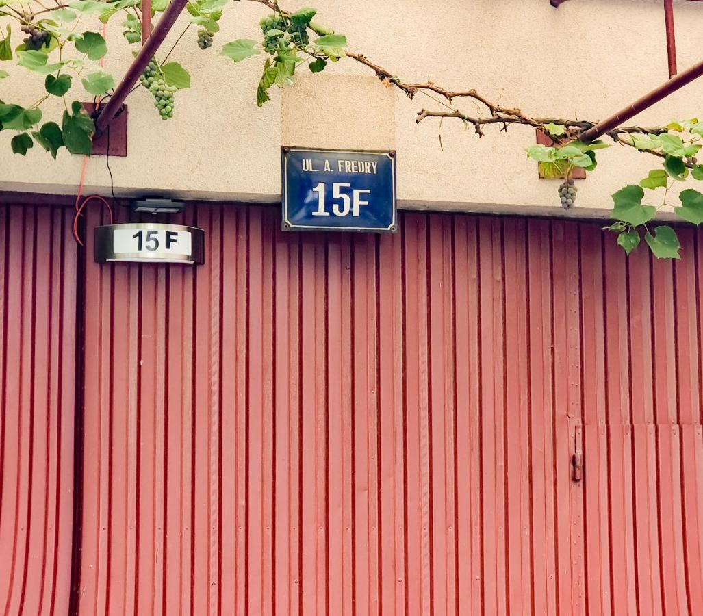 Fredry 15f Kwatera prywatna *